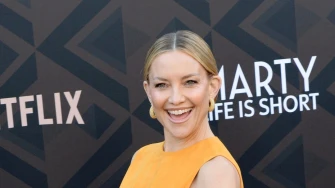 Kate Hudson pokazala taman dovoljno: Narančasta haljina s prorezima podigla temperaturu