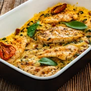 Kremasta piletina na toskanski: Recept za brzi ručak koji će svi obožavati