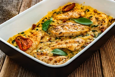 Kremasta piletina na toskanski: Recept za brzi ručak koji će svi obožavati