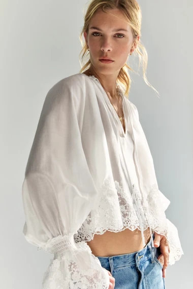 Boho chic se vratio: Izdvajamo najljep&scaron;e bijele bluze