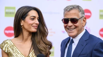 Amal i George Clooney zasjenili kraljevsku obitelj u Londonu, zlatna haljina sve osvojila