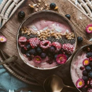 Kako napraviti savr&scaron;eni smoothie bowl? Donosimo najbolje ideje i recepte