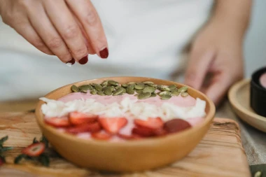 Kako napraviti savr&scaron;eni smoothie bowl? Donosimo najbolje ideje i recepte