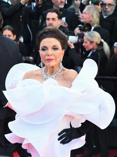 Veličanstvena Joan Collins u 93. godini pokazala &scaron;to znači pravi holivudski glamur
