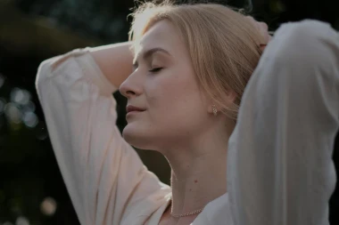 Mindful beauty rutina: Kako njegu kože pretvoriti u mali ritual opu&scaron;tanja?