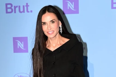 Kombinacija koja je osvojila Cannes: Demi Moore izgleda fantastično u capri hlačama