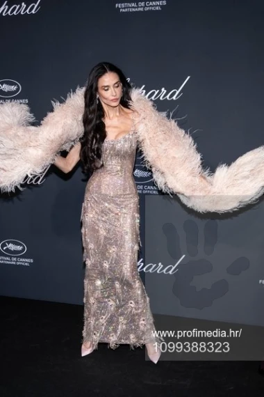 Demi Moore bacila Cannes na koljena: Ova haljina san je svake djevojčice