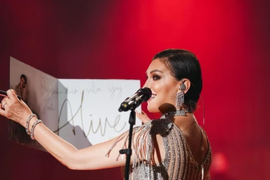 Nina Badrić nakon Lisinskog zahvalila fanovima: Pogledajte kako je sinoć blistala