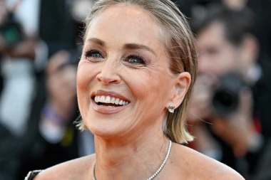 Sharon Stone zaobi&scaron;la modno pravilo Cannesa i za crveni tepih odjenula ovu rasko&scaron;