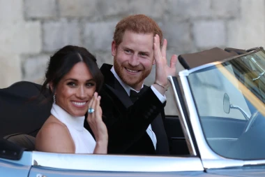 Meghan Markle objavila nikad viđene fotografije s vjenčanja s Harryjem: 'Prije 8 godina...'