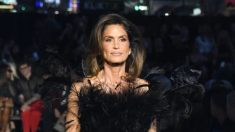 Jednom supermodel, uvijek supermodel: Cindy Crawford i sa 60 pokorila modnu pistu