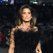 Jednom supermodel, uvijek supermodel: Cindy Crawford i sa 60 pokorila modnu pistu