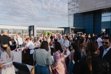 Somersby predstavio novi okus Vi&scaron;nja i novu globalnu platformu uz party koji je dao pravi 'time out'