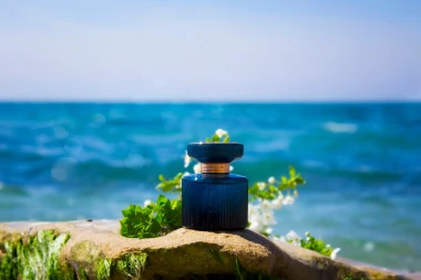 Od skin scent mirisa do osvježavajućih vodenih nota: Kakve ćemo parfeme nositi ovog ljeta?