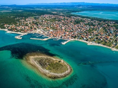 Pako&scaron;tane - mjesto gdje u jednom danu možete plivati u moru, voziti bicikl uz jezero i večerati pod zvijezdama