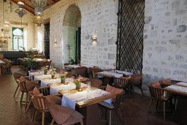 Pako&scaron;tane - mjesto gdje u jednom danu možete plivati u moru, voziti bicikl uz jezero i večerati pod zvijezdama