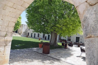 Pako&scaron;tane - mjesto gdje u jednom danu možete plivati u moru, voziti bicikl uz jezero i večerati pod zvijezdama
