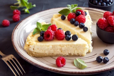 Kremasti snovi bez paljenja pećnice: Tri provjerena recepta za cheesecake