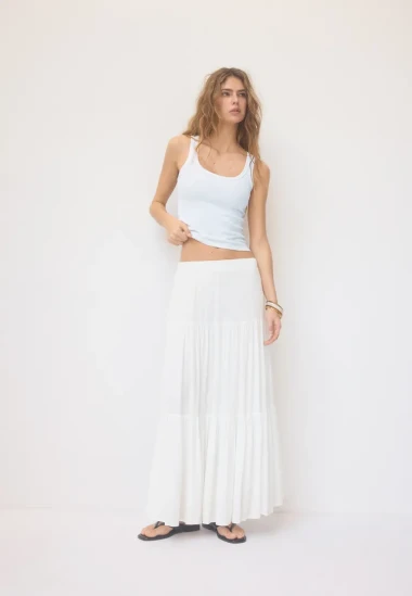 Od boho do minimalističkih modela: Duge bijele suknje ponovno su hit