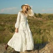 Od boho do minimalističkih modela: Duge bijele suknje ponovno su hit