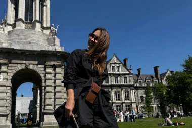 Modna ikona: Marijana Batinić istražuje Irsku u hit ribičkim sandalama