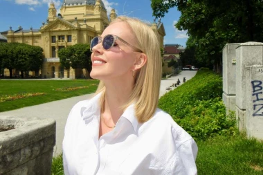 Ove sandale Jelene Rozge čine da obične traperice izgledaju ženstveno i stylish