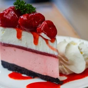 Savr&scaron;ena sladoledna torta bez pećnice: Recept za ultimativnu ljetnu slasticu