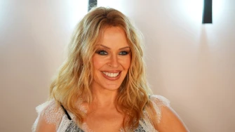 Kylie Minogue slavi 58. rođendan i izgleda bolje nego ikad - pogledajte njezina top izdanja