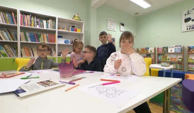 Zahvaljujući tvrtki Span, COO Ivan &Scaron;tark dobio je novu opremu za knjižnicu po mjeri korisnika