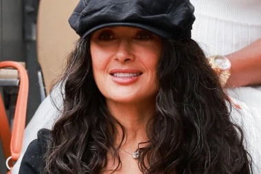 Salma Hayek u hit komadu sezone koji mnoge žene jo&scaron; uvijek izbjegavaju
