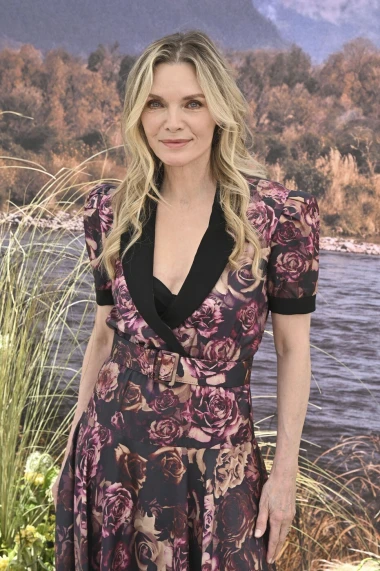 Kao iz bajke: Michelle Pfeiffer očarala u cvjetnoj haljini poznatog brenda