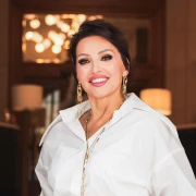 Nina Badrić ima super odijelo: Uz ovaj hrabri uzorak ne treba ni&scaron;ta vi&scaron;e