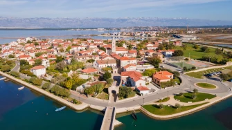 Od kraljeva do Kraljičine plaže: Znate li za&scaron;to svi putevi ovog ljeta vode u Nin?
