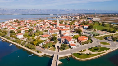 Od kraljeva do Kraljičine plaže: Znate li za&scaron;to svi putevi ovog ljeta vode u Nin?