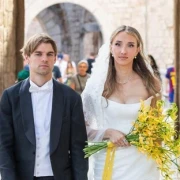 Borna Sosa i Ivona &Scaron;imunović vjenčali su se u Dubrovniku, a mladenka je blistala u minimalističkoj kreaciji
