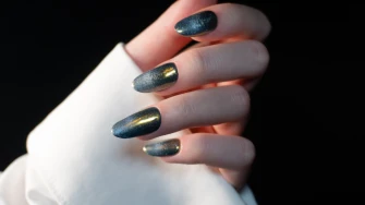 Nokti s efektom koji hipnotizira: 'Cat eye' je najveći beauty trend ljeta