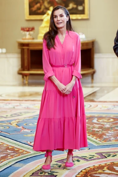 Kraljica Letizia oživjela 'Barbie' trend u savr&scaron;enim ljetnim cipelama