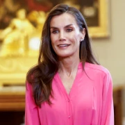 Kraljica Letizia oživjela 'Barbie' trend u savr&scaron;enim ljetnim cipelama