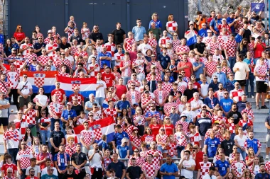 Kvadratići će biti posvuda! Navijački komadi i modni detalji za prvenstvo 2026.