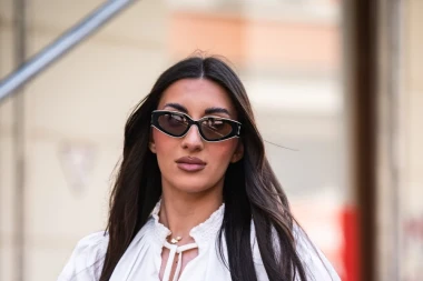 Bijele bluze savr&scaron;en su dodatak svakoj ljetnoj garderobi, a izbor nikad nije bio bolji