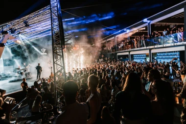 Diamond Club otvorio ljetnu sezonu spektakularnim nastupom Bijelog dugmeta