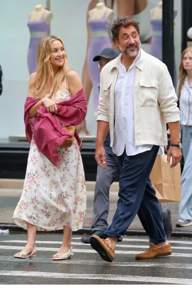 Kate Hudson 'uhvaćena' kako ljubi Javiera Bardema - u savr&scaron;enoj ljetnoj kombinaciji