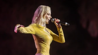 Jelena Rozga u 'izrezanoj' haljini ukrala pažnju na zavr&scaron;noj večeri Melodija Jadrana