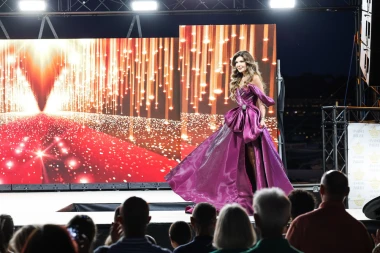 Danijela Gračan i Lana Lourdes Rupić pro&scaron;etale modnom pistom u centru Rovinja