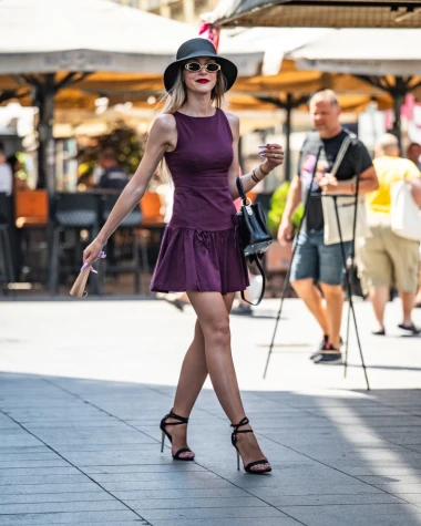 Lijepim ženama sve lijepo stoji: Dama sa &scaron;pice plijenila pažnju u savr&scaron;enom ljetnom outfitu