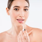 Glossy je ponovno trendi: Ovo su najbolja sjajila za usne koja vrijedi isprobati