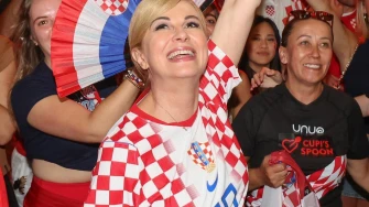 Kolinda Grabar-Kitarović bodri Vatrene: Najbolje navijačke kombinacije biv&scaron;e predsjednice