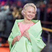Pamela Anderson slavi 59. rođendan: Od seks simbola do ikone prirodne ljepote