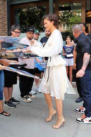 Zendaya poput grčke božice u fantastičnoj haljini koja prkosi ljetnoj vrućini