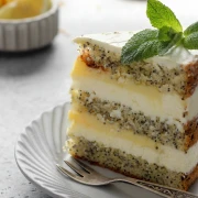 Sočne mak kocke sa žutim filom koje se tope u ustima